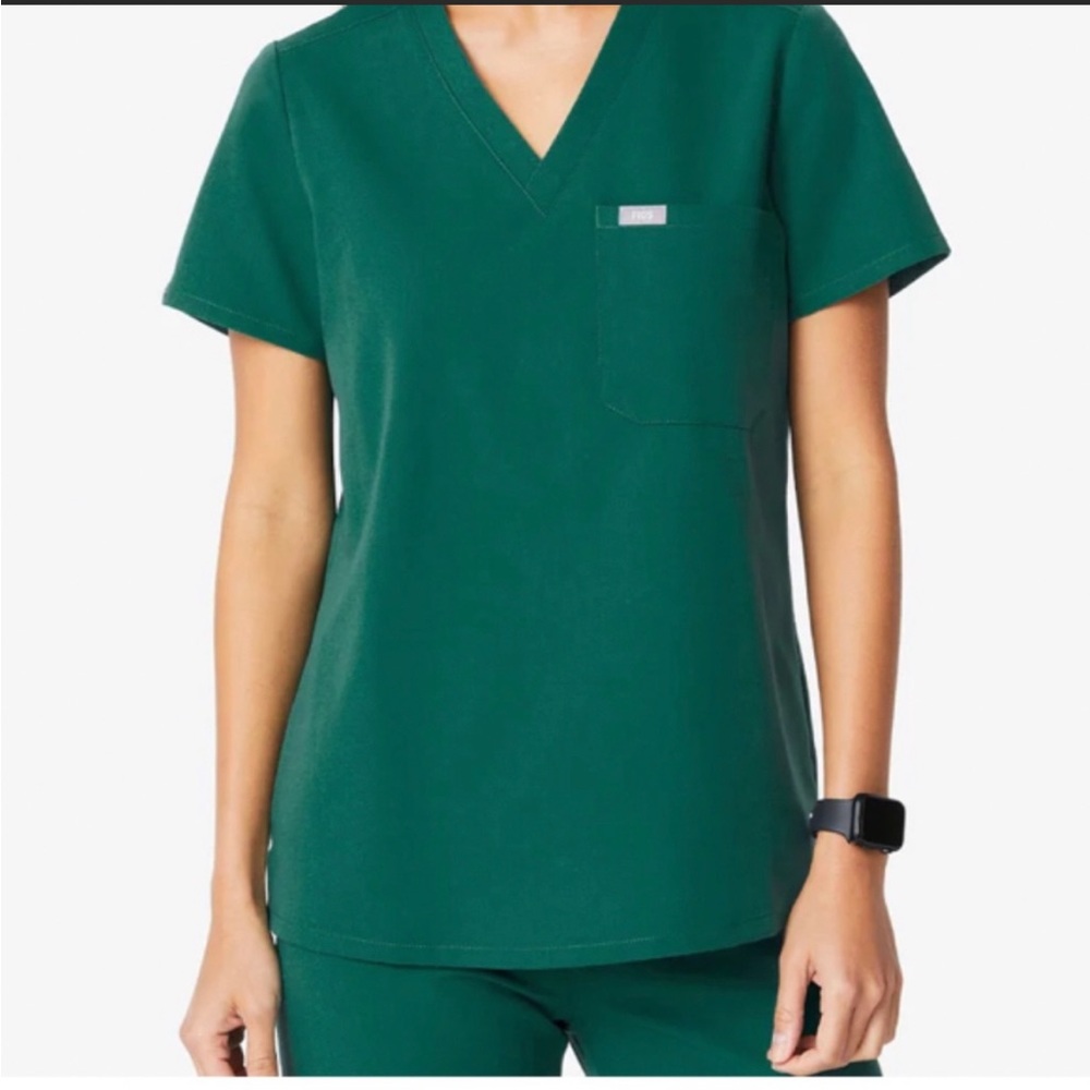 FIGS Catarina One-Pocket Scrub Top- Hunter Green